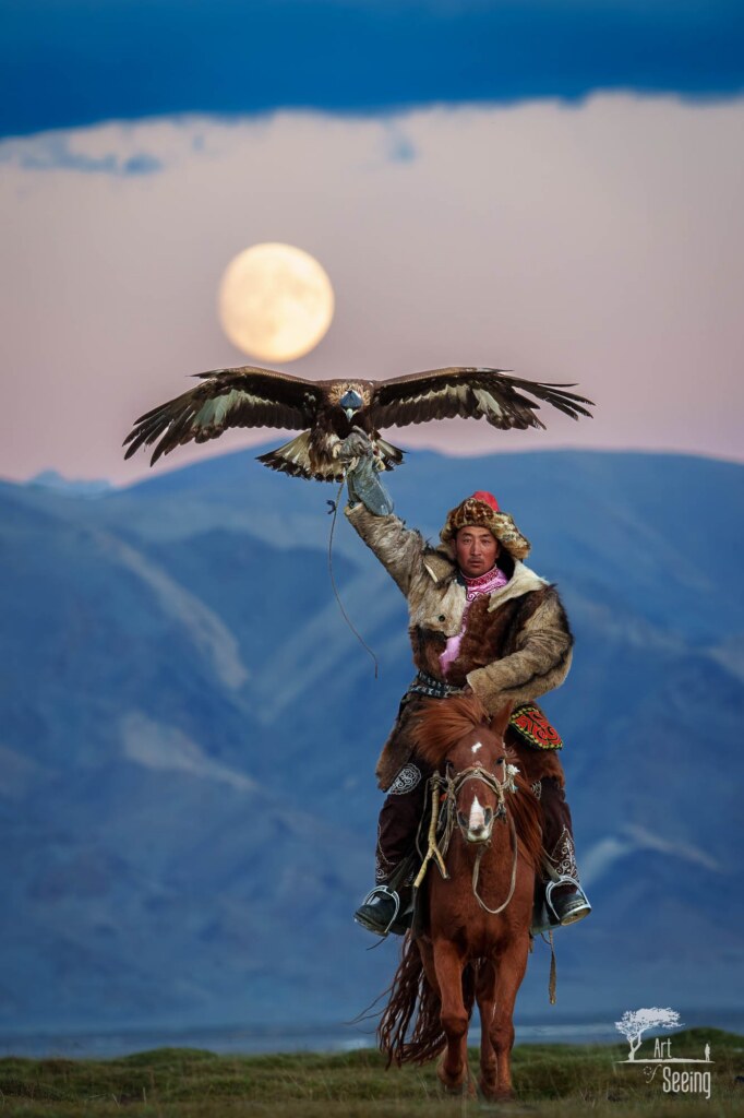 A photograph from the Art of Seeing Mongolia Golden Eagles & Gobi Desert adventures