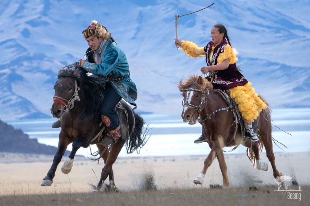 A photograph from the Art of Seeing Mongolia Golden Eagles & Gobi Desert adventures