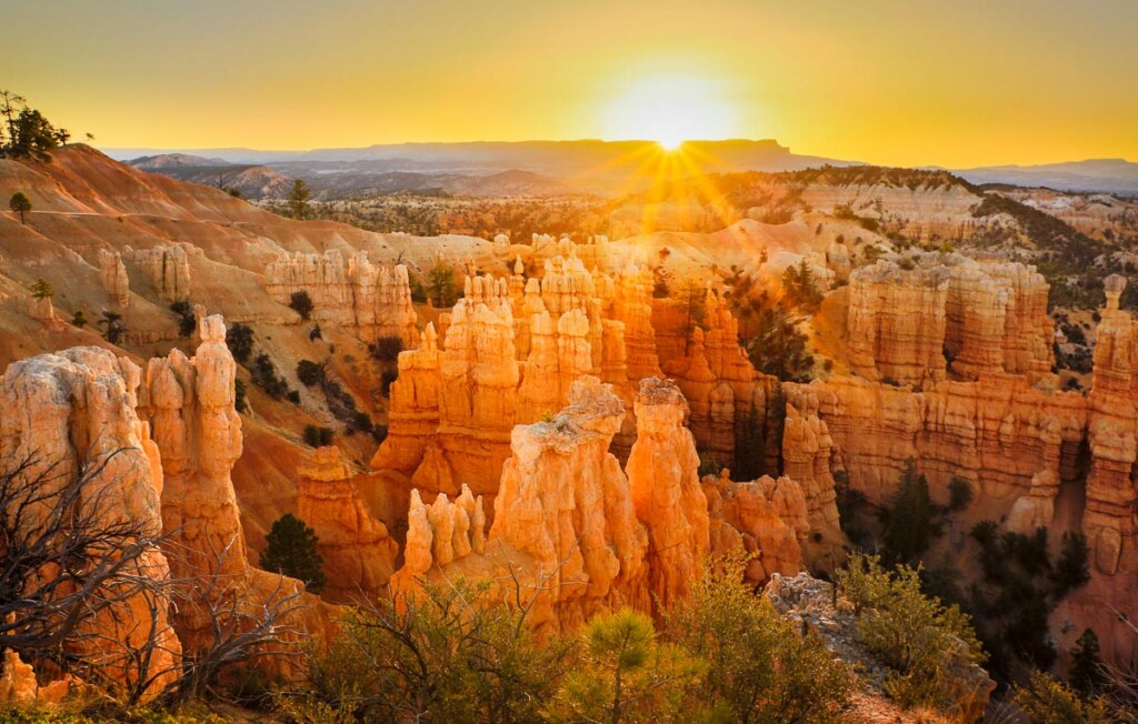 Hoodoos at sunrise, Bryce Canyon